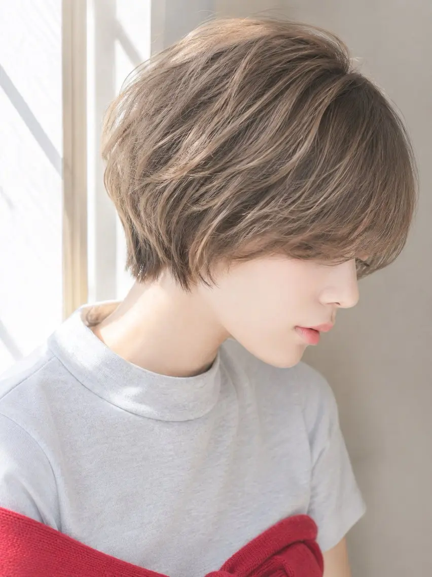 ショート 水 川のヘアスタイル