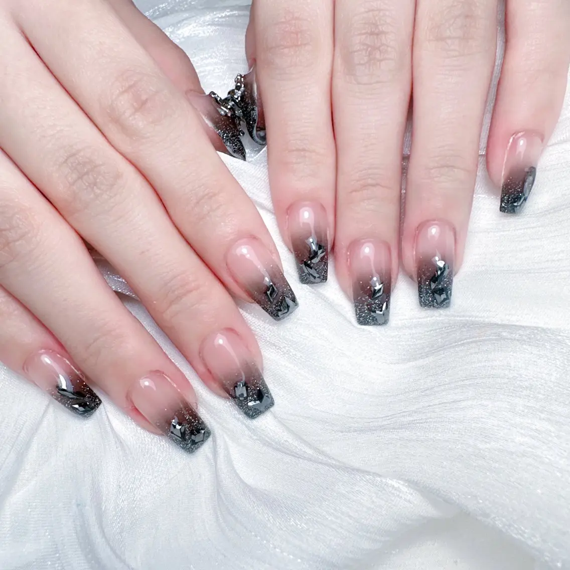ネイル 🎀M nails✨ ビューティーのネイルデザイン