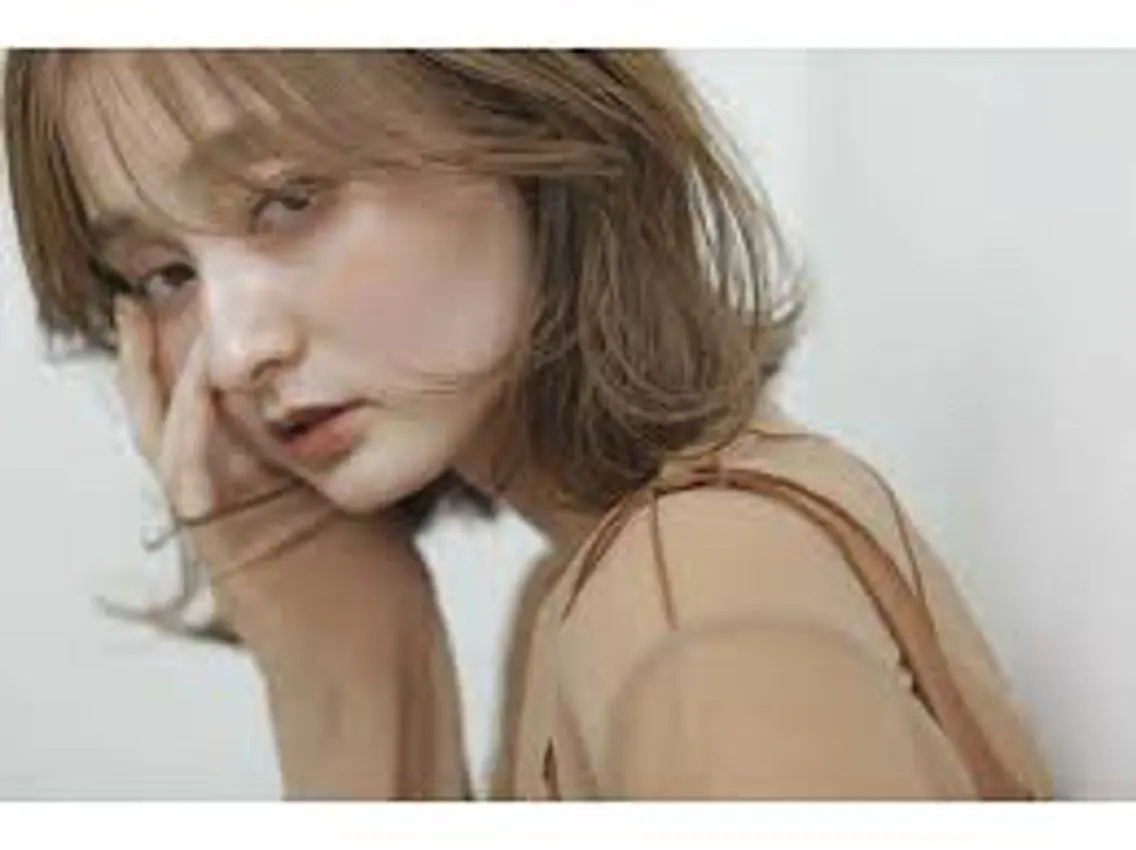 ショート カット ヘアカラー 藤井 菜緒のヘアスタイル