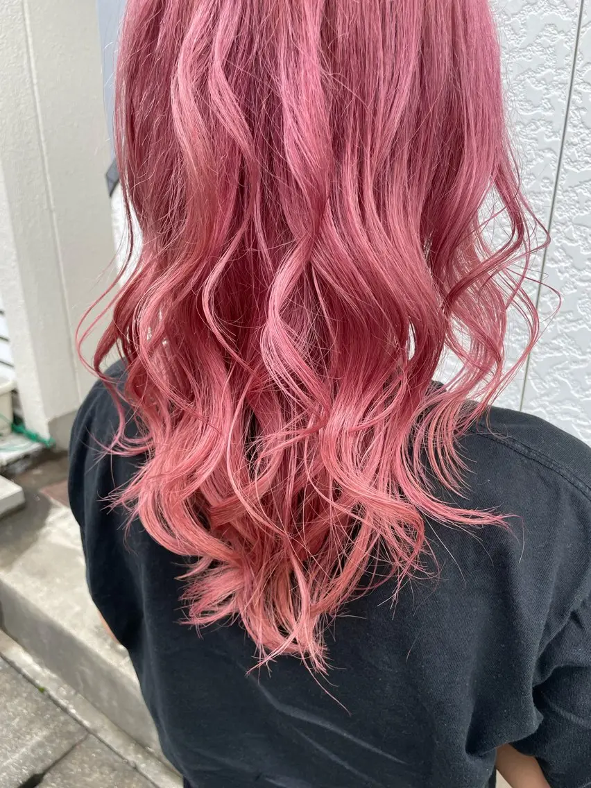 ロング カラー インナーカラー 推し ブリーチ 髪質改善のヘアスタイル