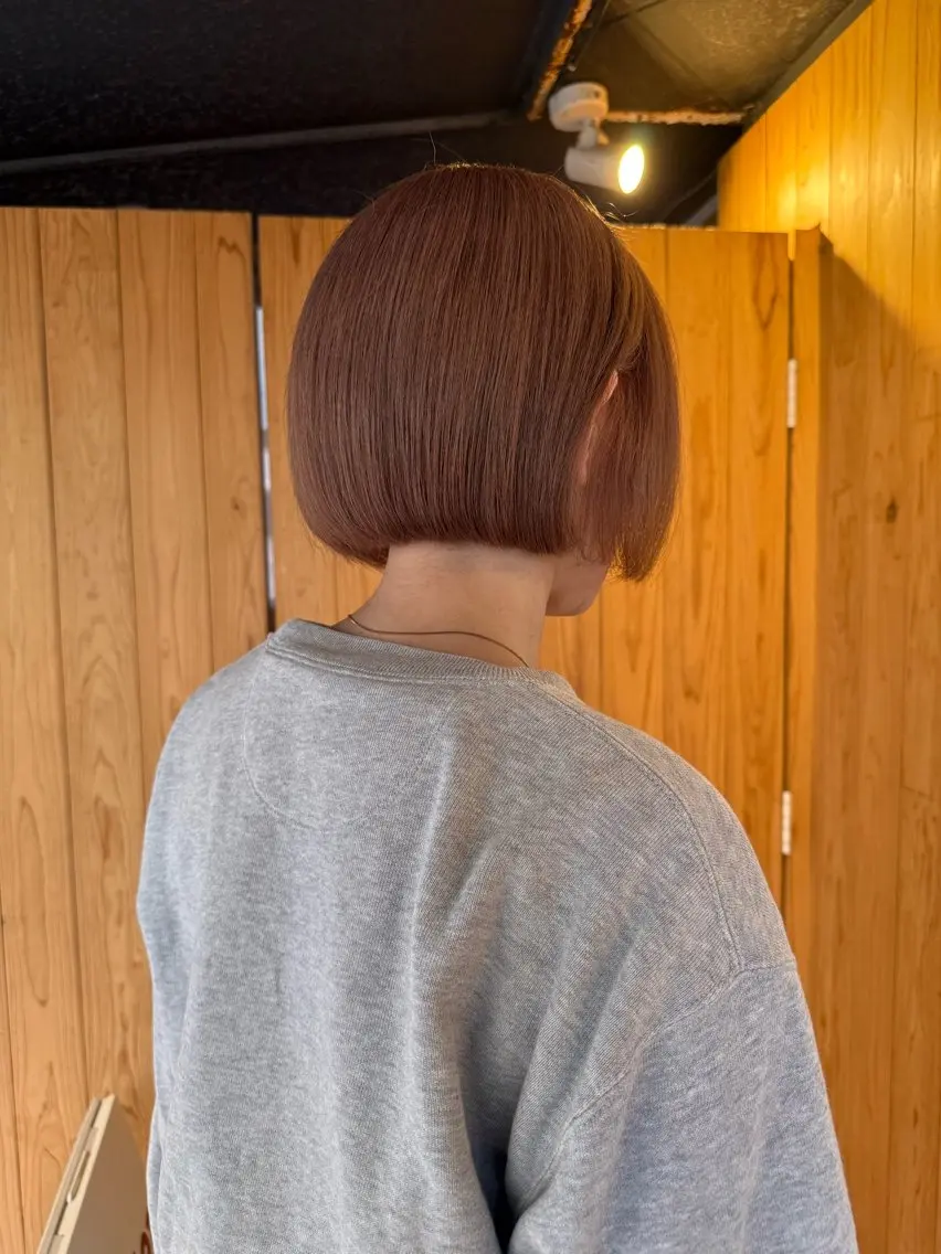 ショート ボブ カット ヘアカラー 赤瀬川 希咲のヘアスタイル