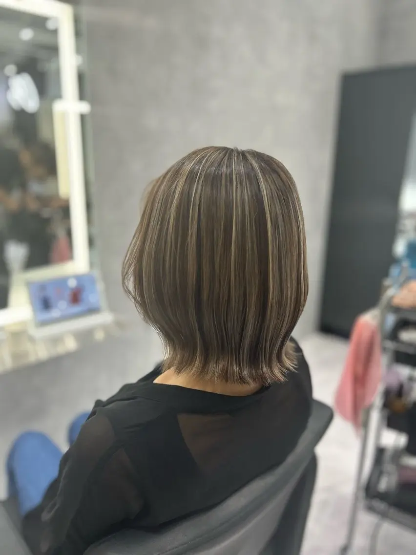 ミディアム ハイライト 森下 ゆきなのヘアスタイル