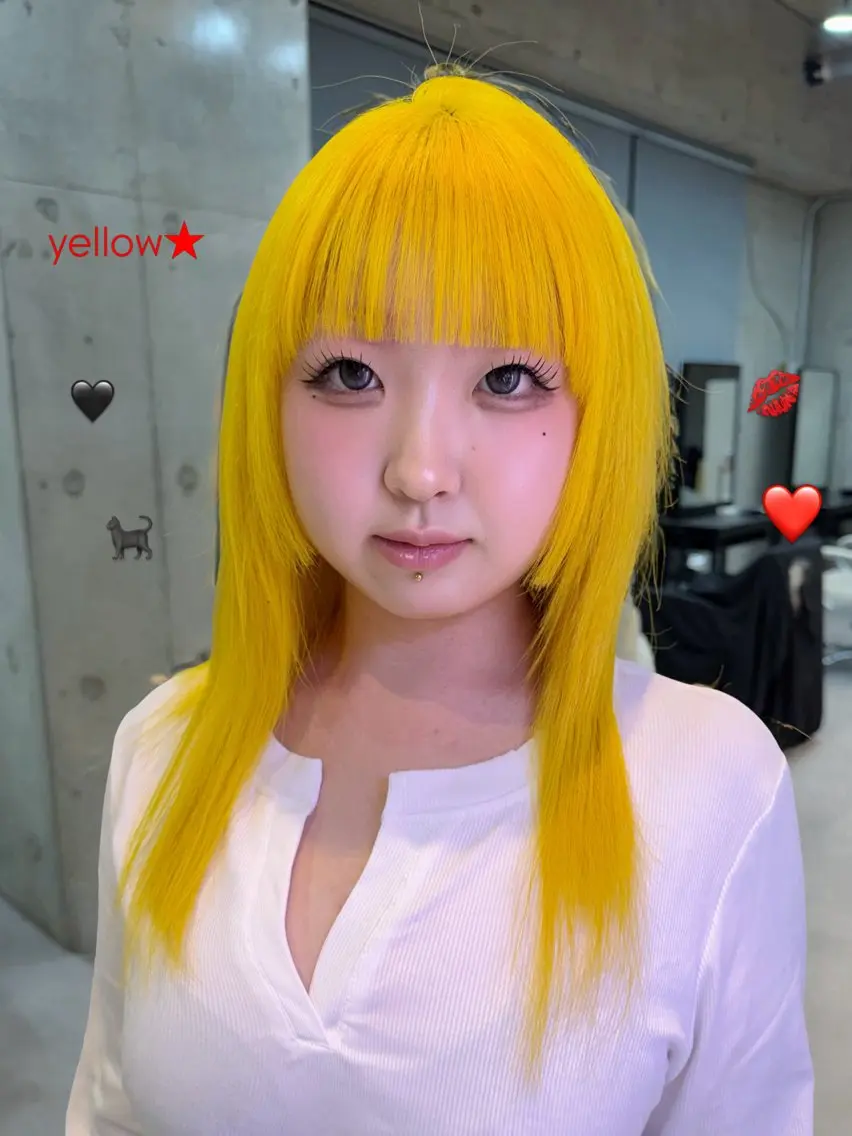 ロング カラー ブリーチ デザインカラー ハイトーンカラー イエローカラー カット ヘアカラー トリートメント SAYA/デザイン カラー/ケアブリーチのヘアスタイル