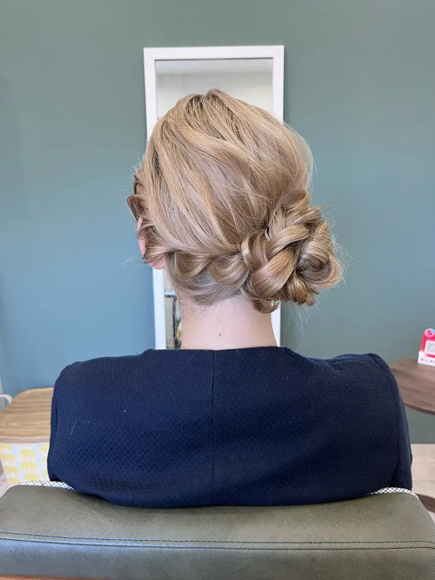 セミロング ヘアアレンジ ヘアセット M.arc 【マーキ】のヘアスタイル