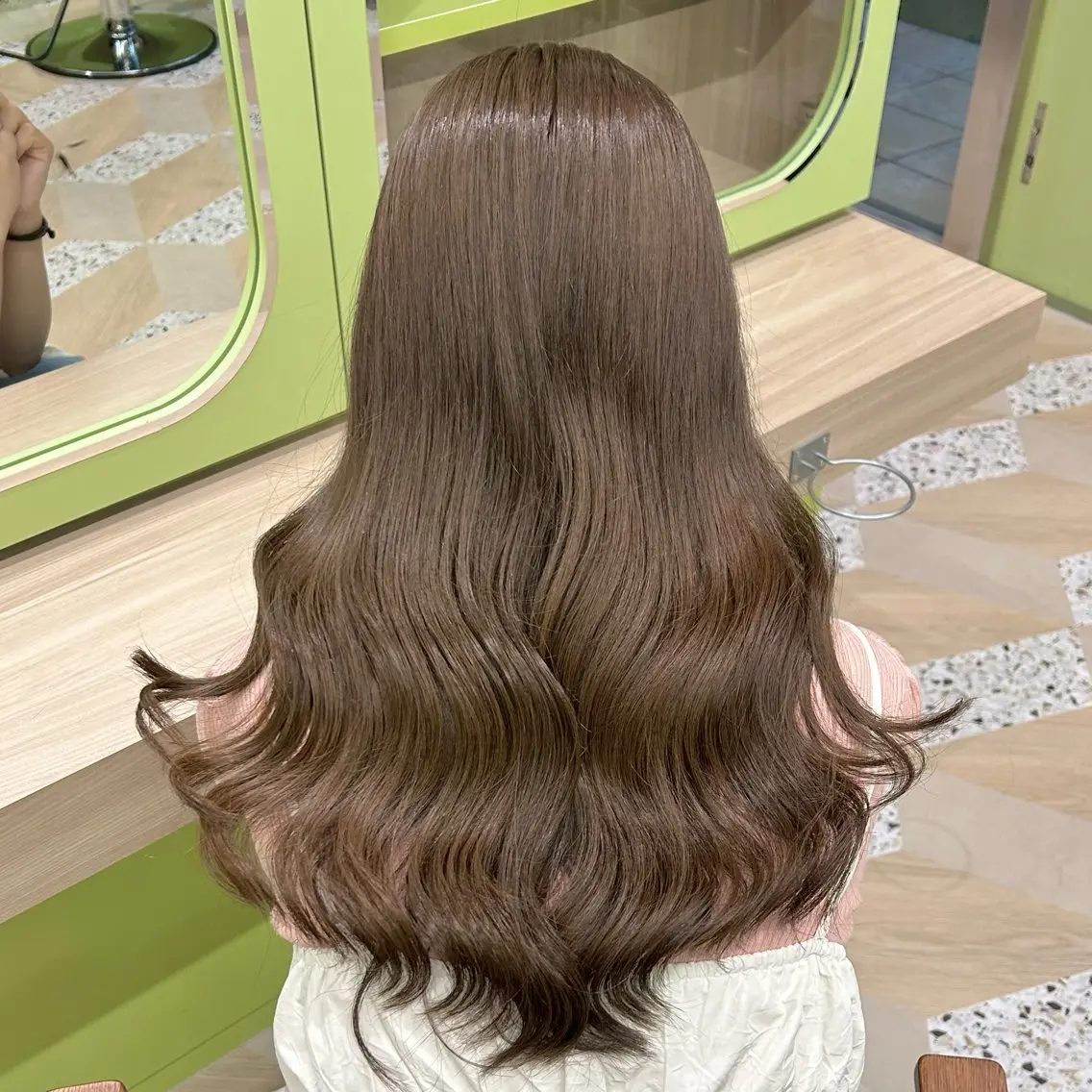 ロング カラー ベージュカラー ブリーチ ブラウンカラー ショコラベージュ 透明感カラー カット ヘアカラー トリートメント ブリーチなしベージュ /ヘアセット/ミユのヘアスタイル