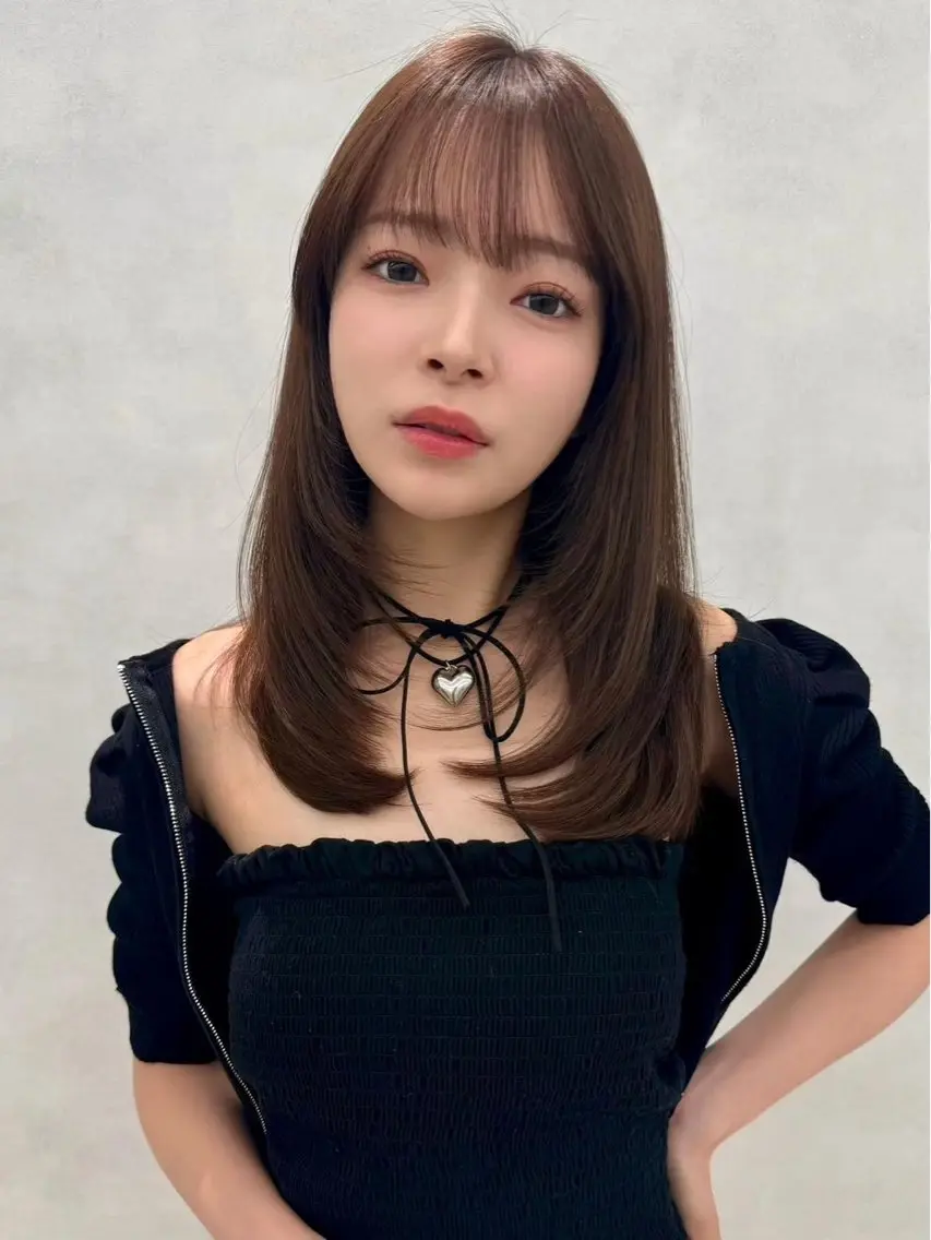 セミロング 佐々木 双葉のヘアスタイル