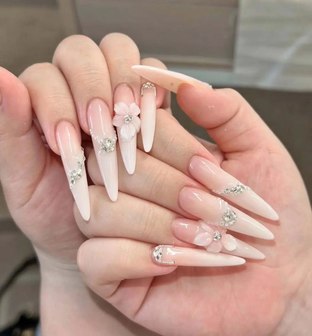 ネイル ブルー ドット フラワーネイル ジェルネイル グラデーション NAILS168 池袋西口駅前店のネイルデザイン
