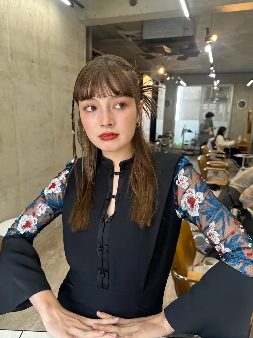 ロング カラー ヘアアレンジ ハーフアップ ベージュカラー ブリーチ ブラウンカラー ケアブリーチ ヘアセット カットモデル募集中 ／HARUKA🎀のヘアスタイル
