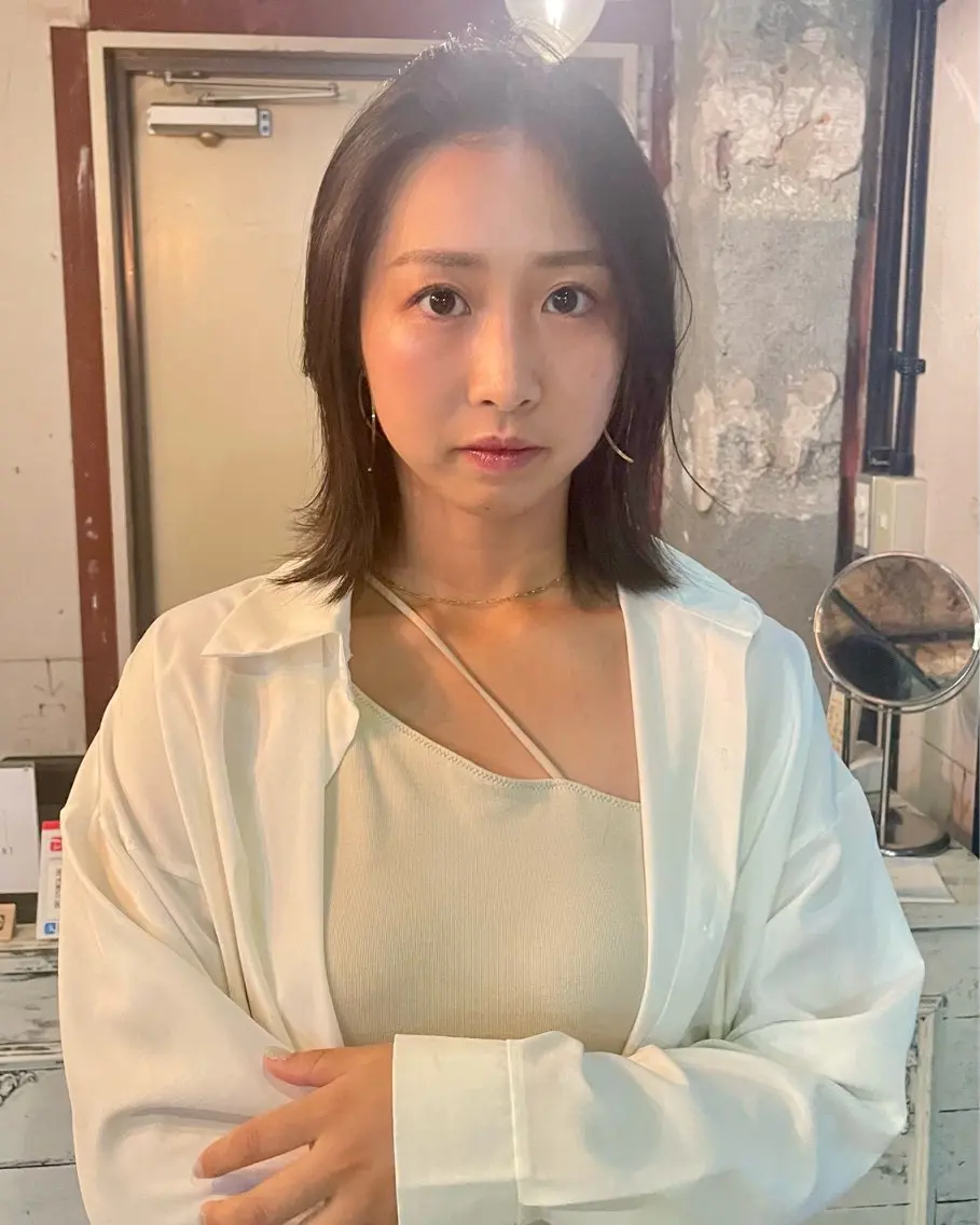 ミディアム 塩谷 雪花のヘアスタイル