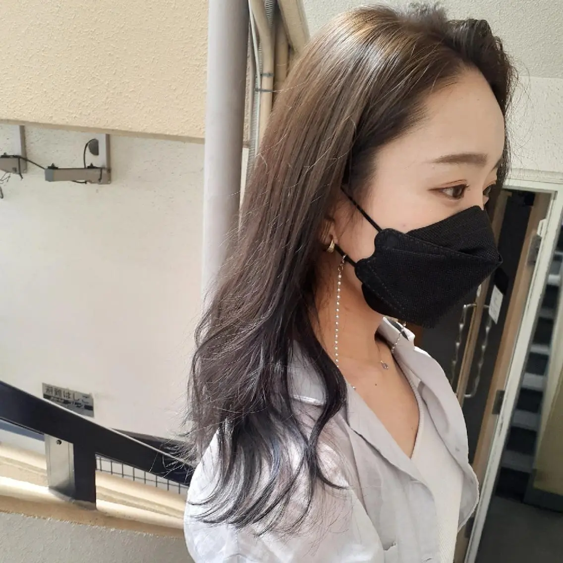 セミロング カラー アッシュ グレージュ ネイビーカラー かきあげバング カット ヘアカラー トリートメント 🔳髪質改善🔳 岡本陽のヘアスタイル
