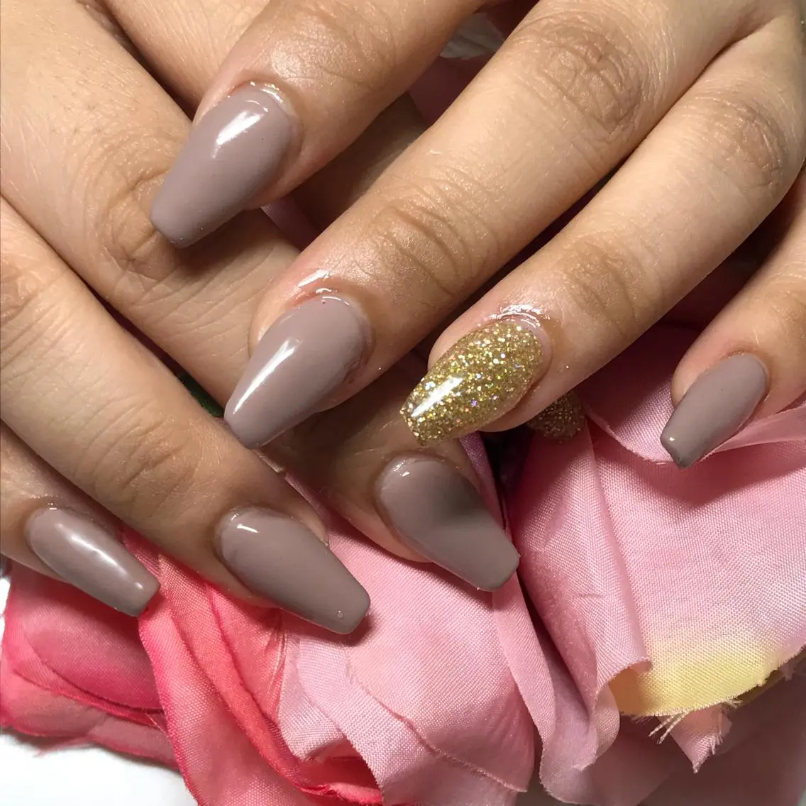 ミディアム ネイル ハンドネイル 《LB》ラブリエ Nail&eyeのマツエク・マツパデザイン