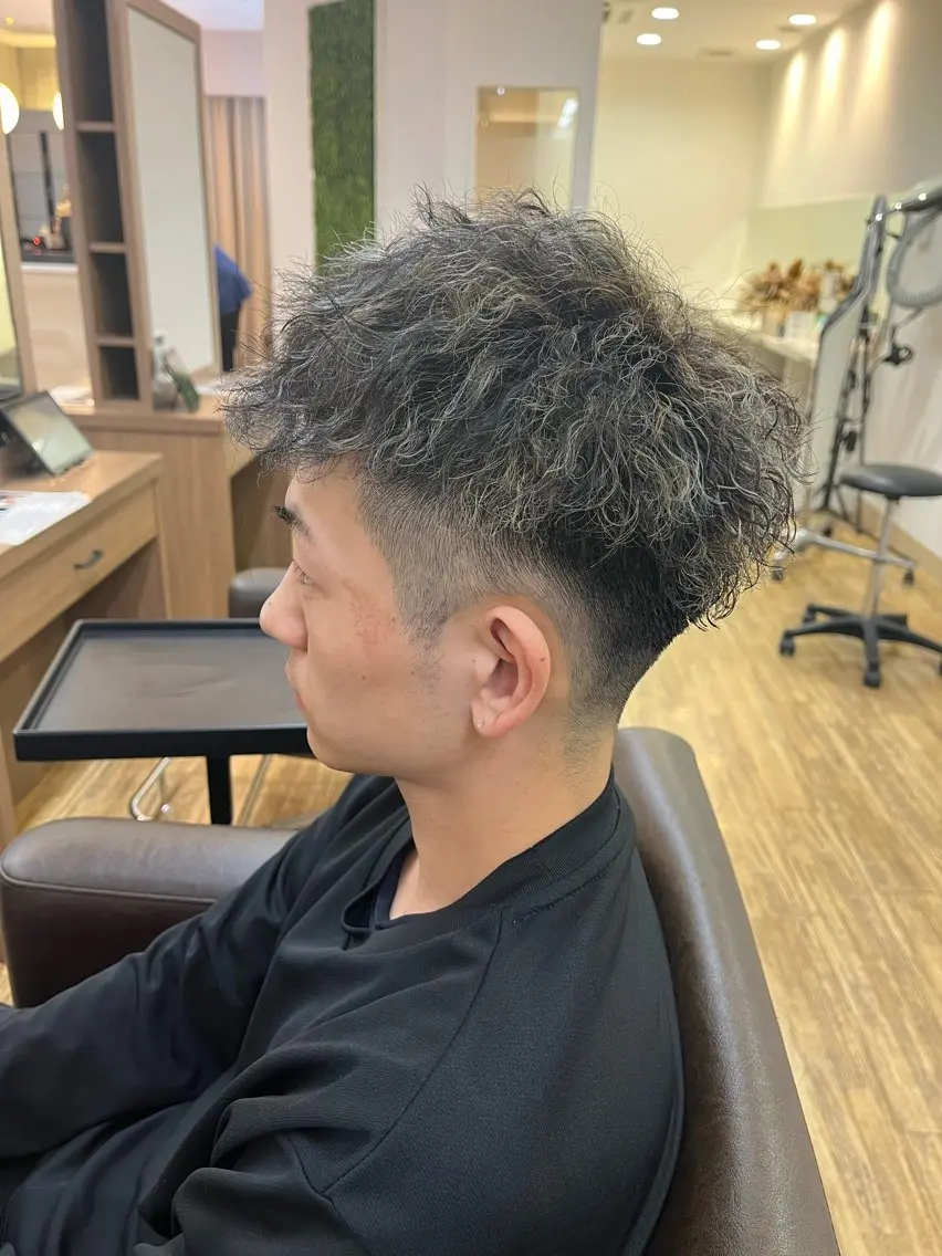 メンズ カット ヘアカラー パーマ 鬼松沙弥 ❤︎メンズパーマのヘアスタイル