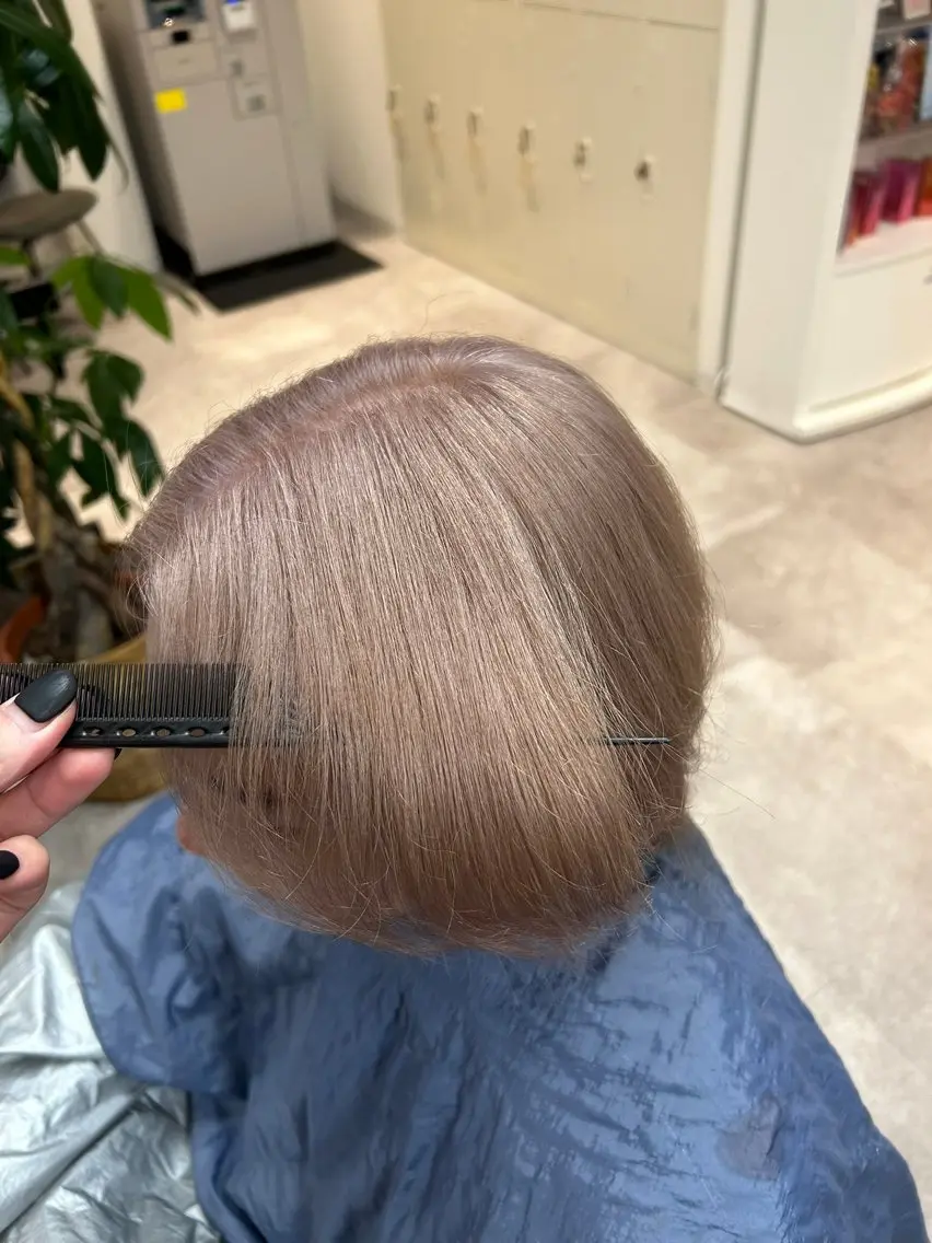 ショート カラー メンズ カット ヘアカラー トリートメント 縮毛矯正♡透明感 カラー髙田海斗のヘアスタイル