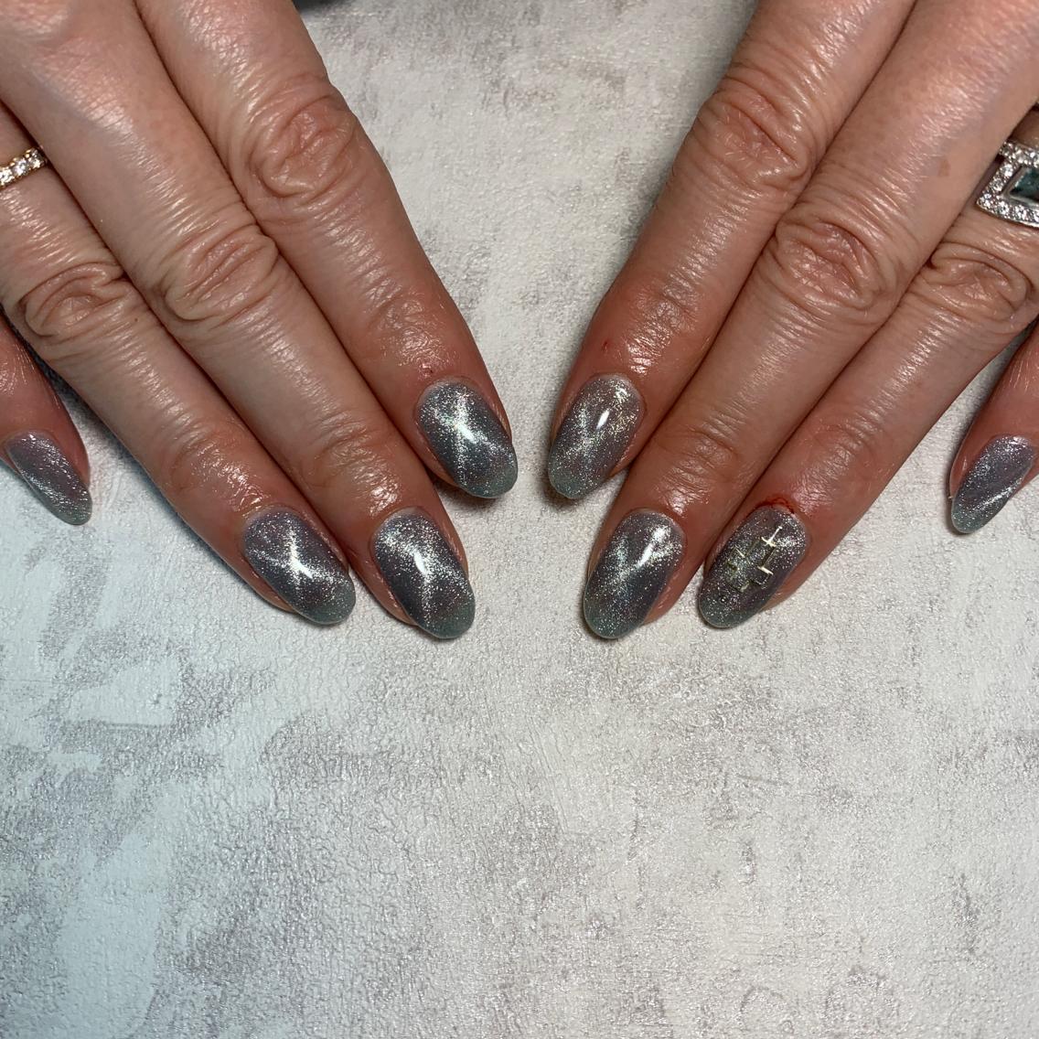 ネイル キラキラネイル マグネットネイル Li aile eye&nailのマツエク・マツパデザイン