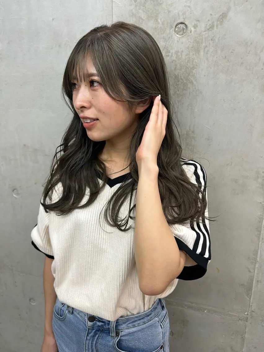 セミロング カラー グレージュ オリーブグレージュ オリーブグレー SALTWATER AYARIのヘアスタイル