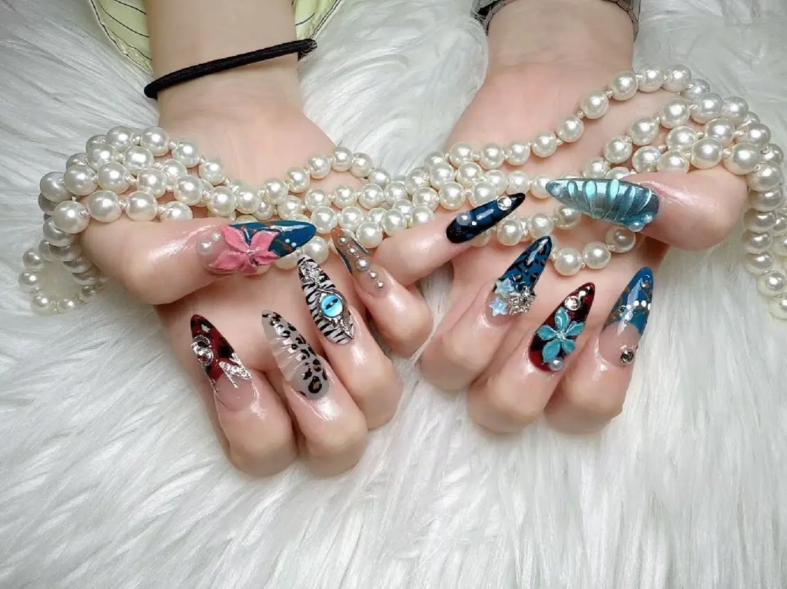 ネイル ENsalon AKIRAのネイルデザイン