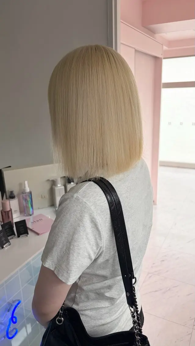 ショート カラー ブリーチ 抜きっぱなしブロンド ブロンド ヘアカラー トリートメント レイン🌏🍀 透明感/ハイトーンのヘアスタイル