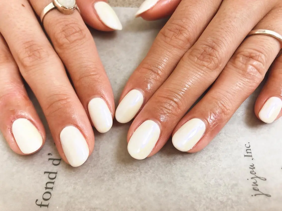 ネイル オーロラネイル ワンカラーネイル kiki nail &brow二子玉川のネイルデザイン