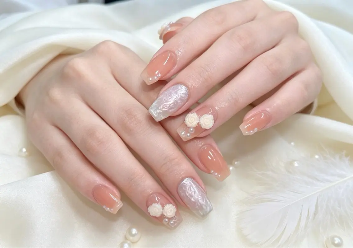 ネイル ハンドネイル Glow Minamiのネイルデザイン