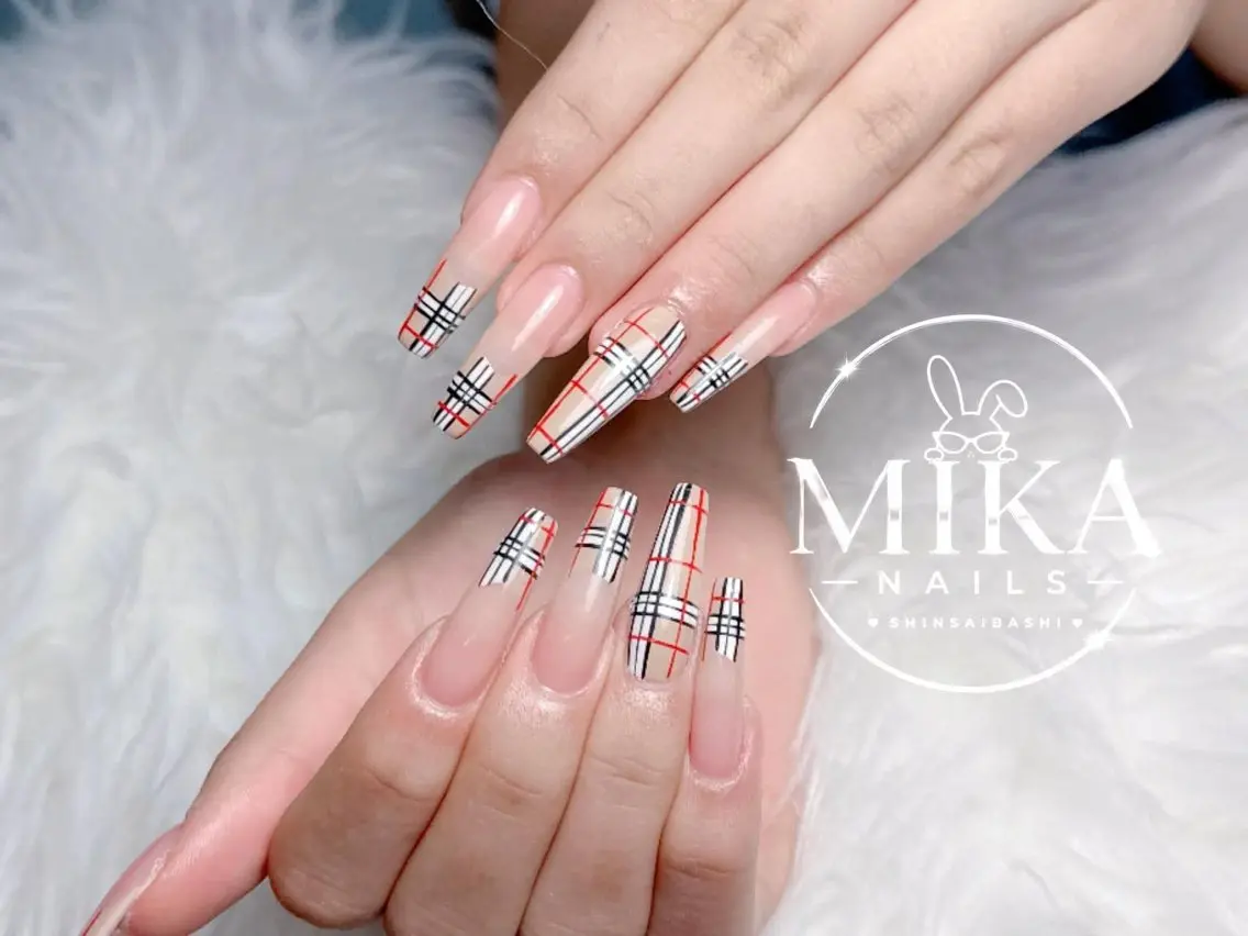 ネイル ガーリー キラキラネイル 韓国ネイル ロングネイル シンプルネイル ハンドネイル 🦊Genie🦊 Mika Nailsのネイルデザイン