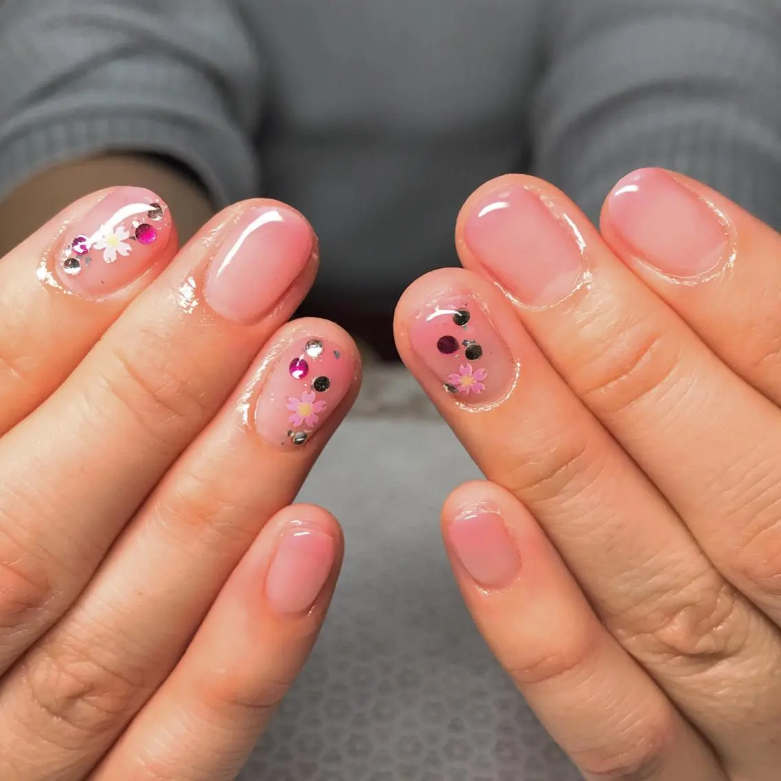 ネイル 桜ネイル 春ネイル ハンドネイル COCO +のエステ・リラクイメージ