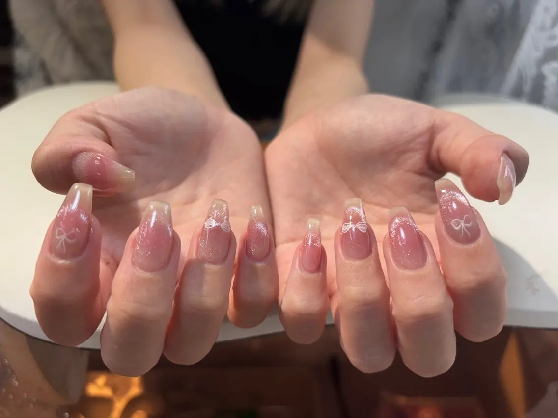 ネイル アートネイル オーロラネイル チークネイル 長さ出し フレンチネイル ハンドネイル Yumi Nail Seiのネイルデザイン
