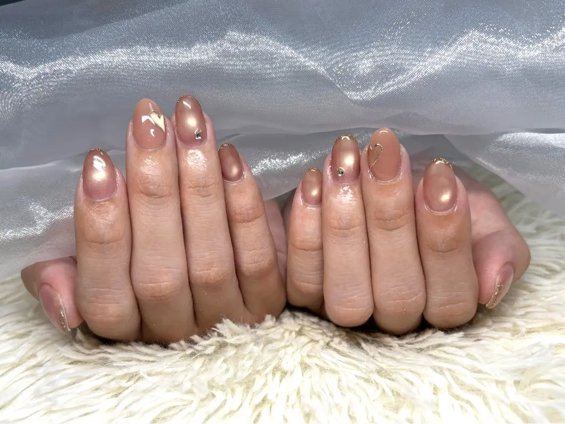 ネイル ハンドネイル パッチリオメメ Lianaのネイルデザイン