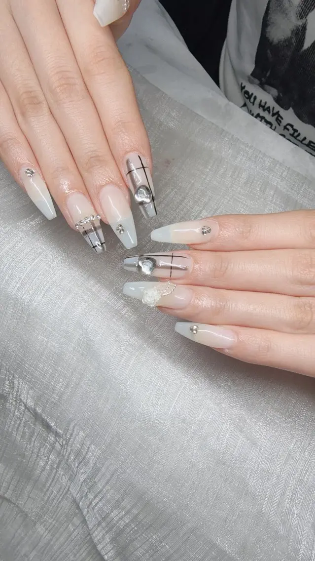 ネイル ハンドネイル Lee Nailsのネイルデザイン