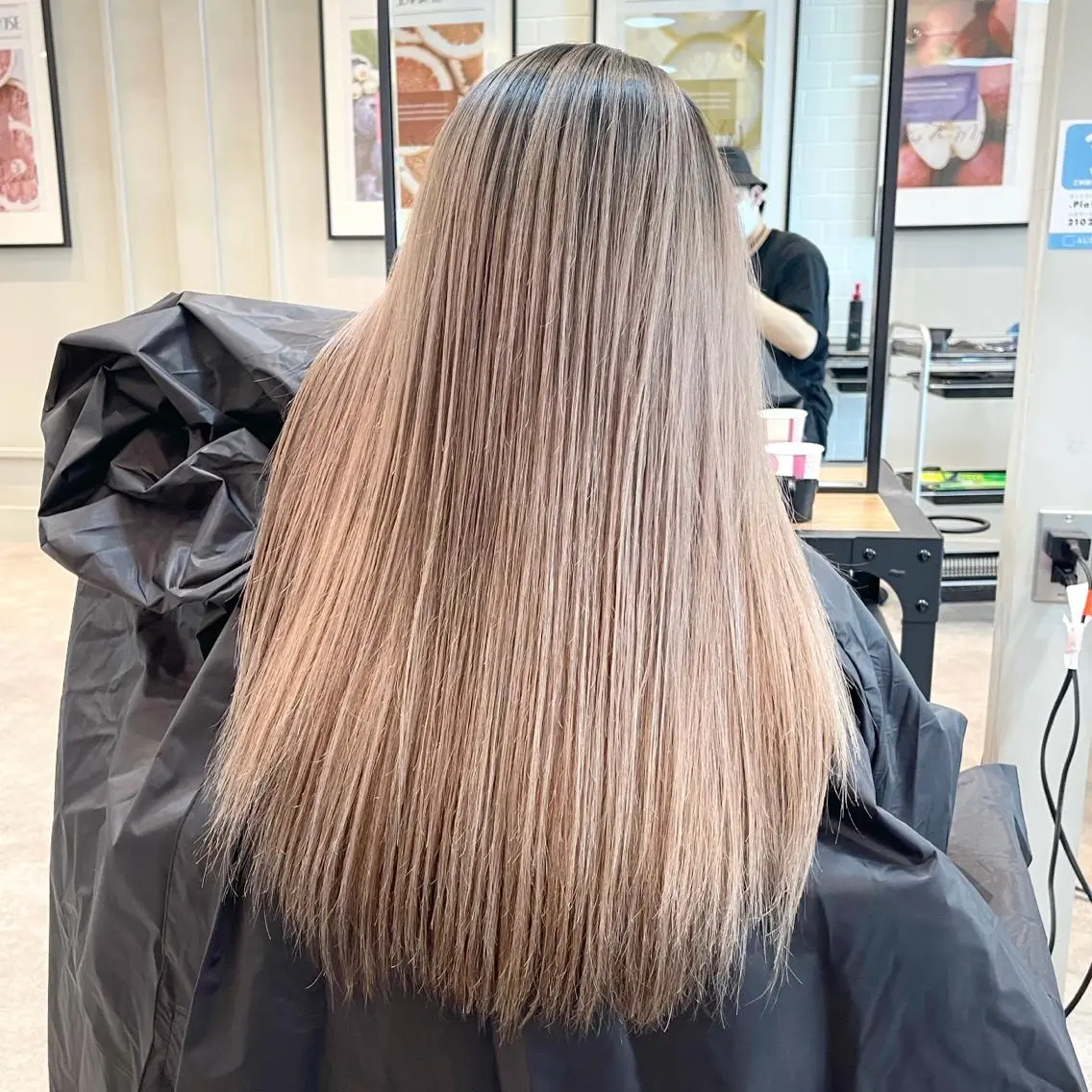 セミロング カラー バレイヤージュ デザインカラー ハイライトカラー 外国人風カラー ハイライト カット ヘアカラー トリートメント アンドウ ユウ/ レイヤーカット/韓国のヘアスタイル