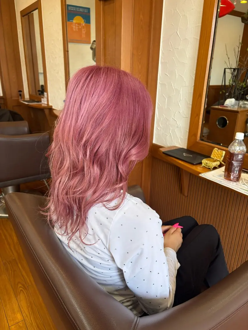 カラー ピンクカラー ヘアカラー 中村 由紀のヘアスタイル