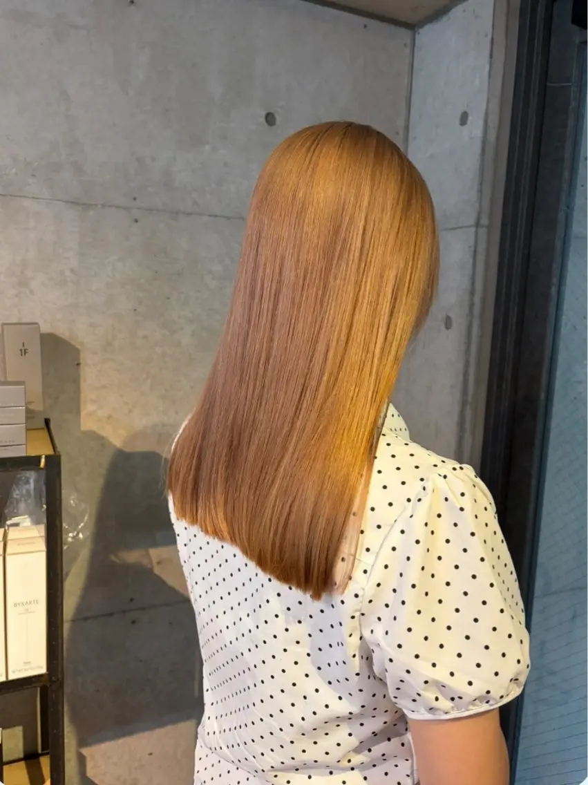 セミロング カラー MISAKI ‎のヘアスタイル