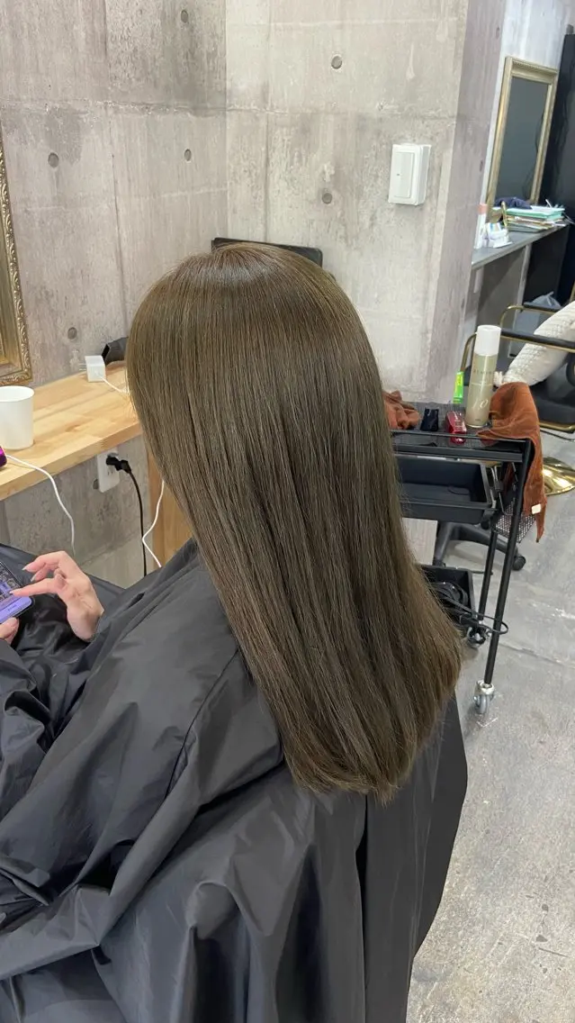 ロング カラー ベージュカラー カット ヘアカラー トリートメント Sunny side 大名 RIOのヘアスタイル