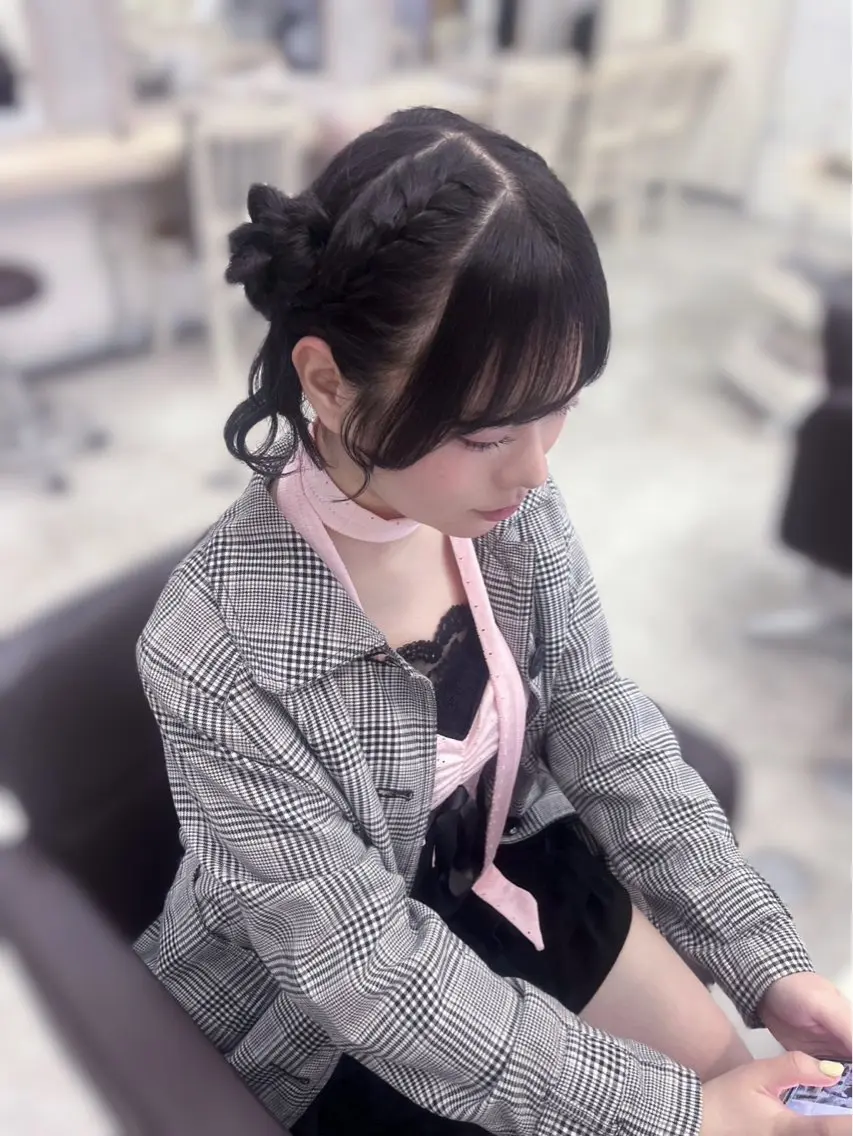 セミロング ヘアアレンジ みず きのヘアスタイル