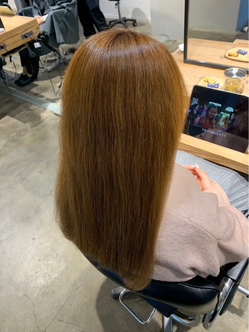 カラー ホリウチ リオのヘアスタイル
