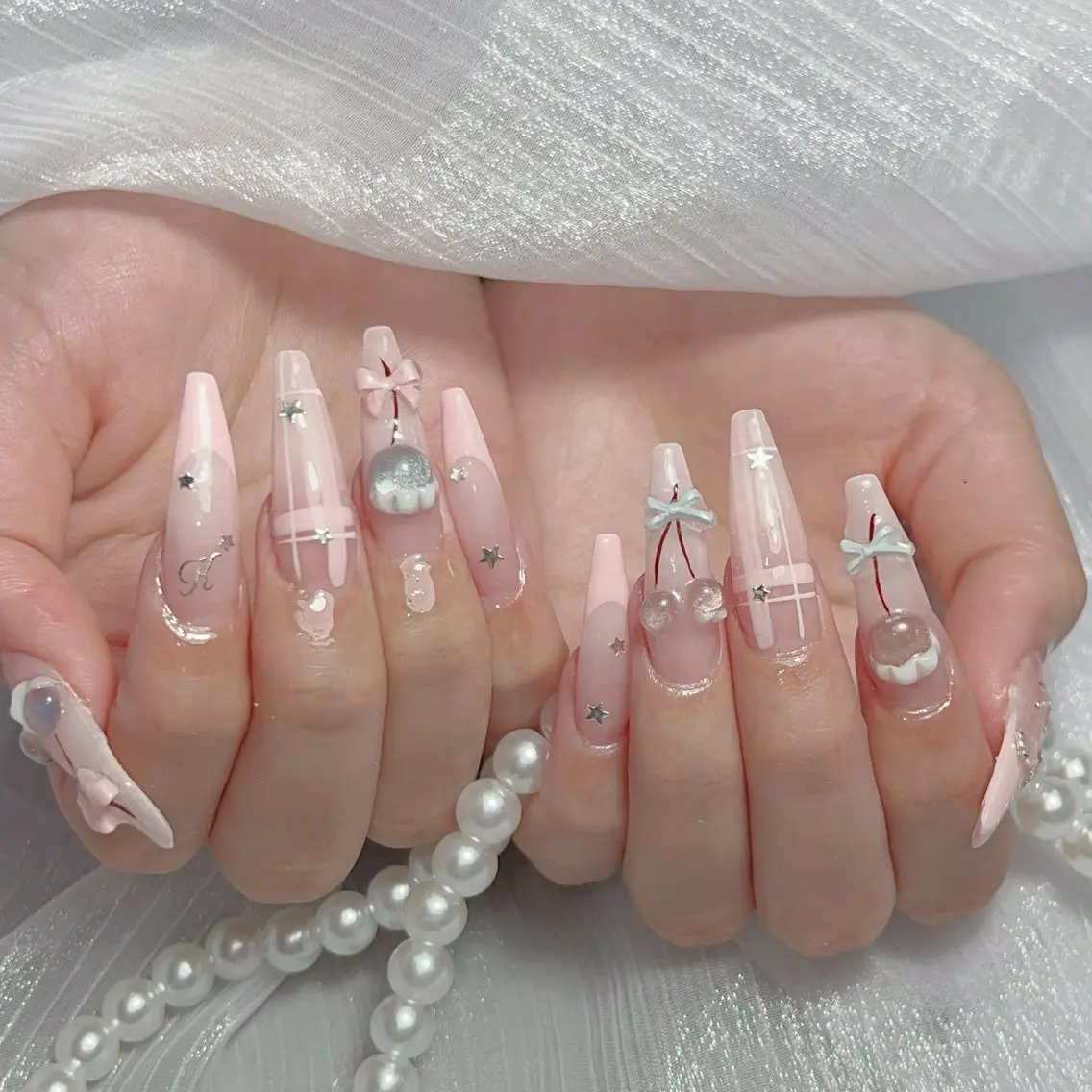 ネイル オーロラネイル クリアネイル 成人式 フラッシュネイル ジェルネイル ハンドネイル Amee Nail Salonのネイルデザイン