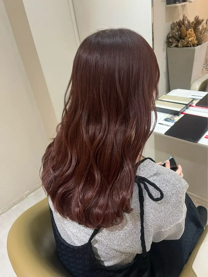カラーワンメイク＋トリートメント　鎖骨より下の髪の長さの写真