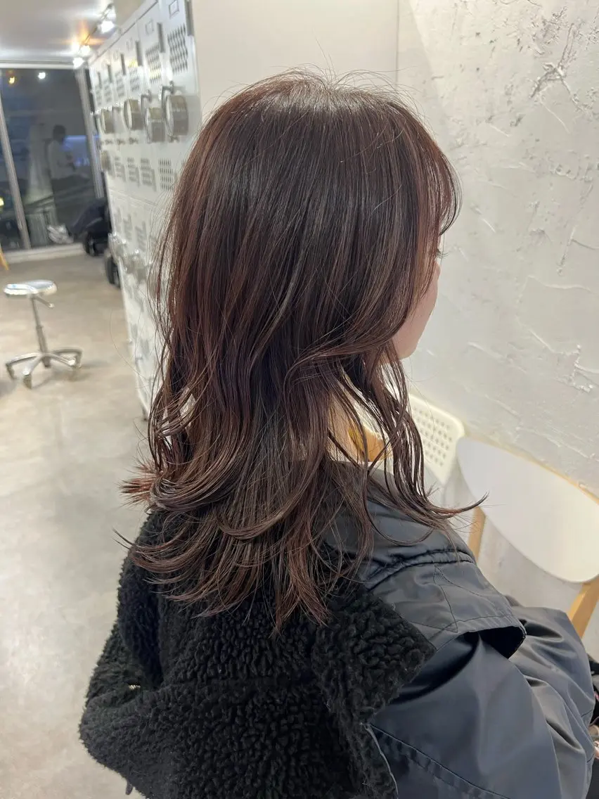 セミロング カラー パーマ ヘアアレンジ くびれヘア 顔まわりレイヤー 韓国風ヘア くびれレイヤー レイヤーカット ショートヘア原宿 fifth コシのヘアスタイル
