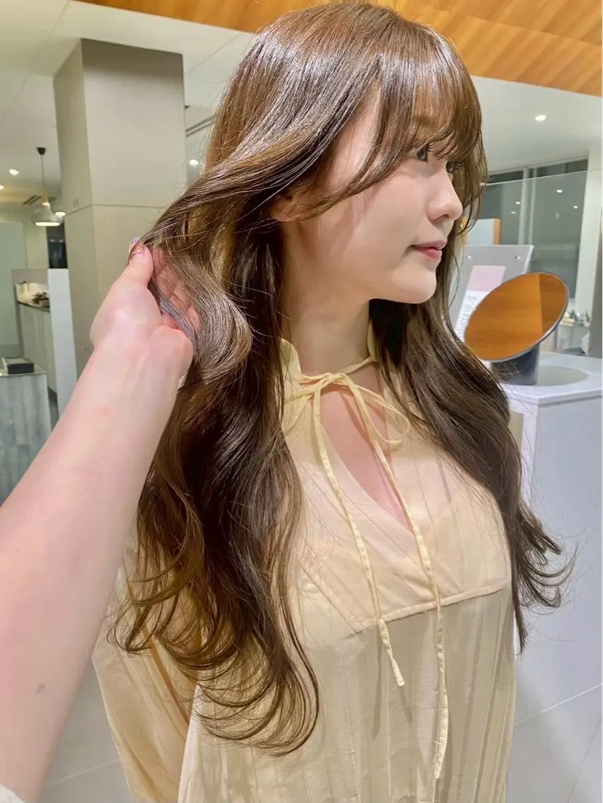 ロング オリーブ🎶アッシュ グレージュちひろ🧸のヘアスタイル