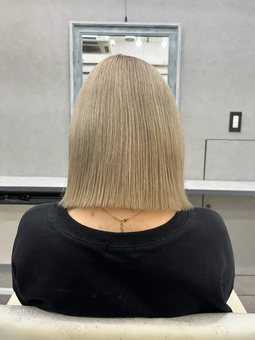 ショート カラー ブロンド ブリーチ有無Wカラー メンズパーマ大成のヘアスタイル