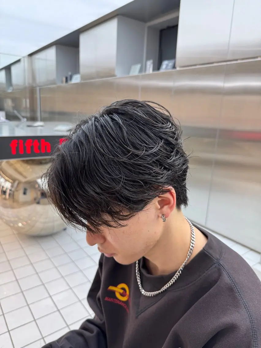 ショート パーマ メンズ フェザーパーマ メンズパーマ ニュアンスパーマ fifth park 六反穂 龍介のヘアスタイル