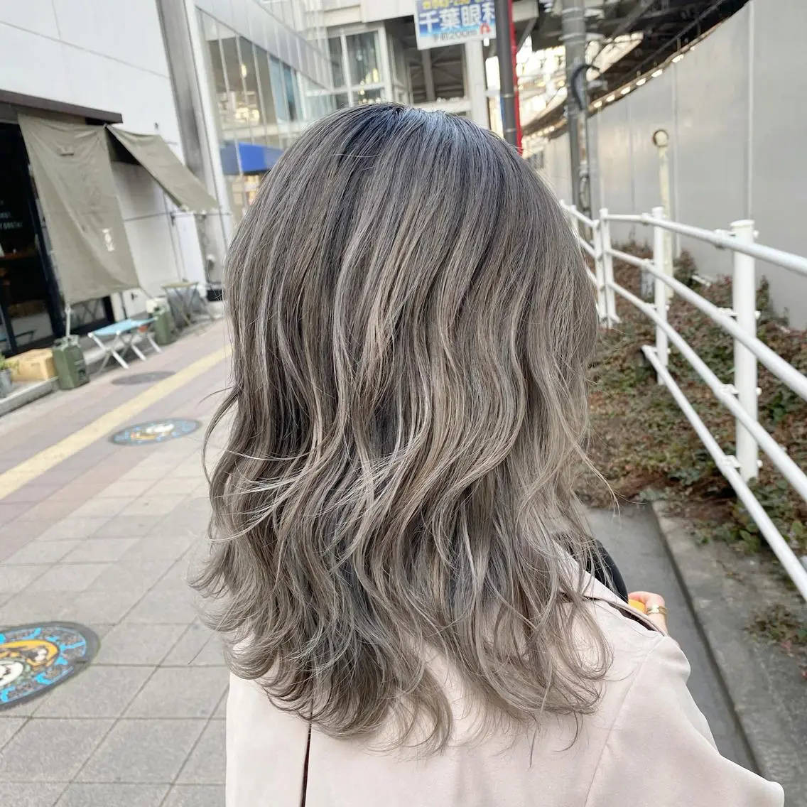 セミロング カラー バレイヤージュ レイヤーカット ヘアカラー Tsuyoki .のヘアスタイル