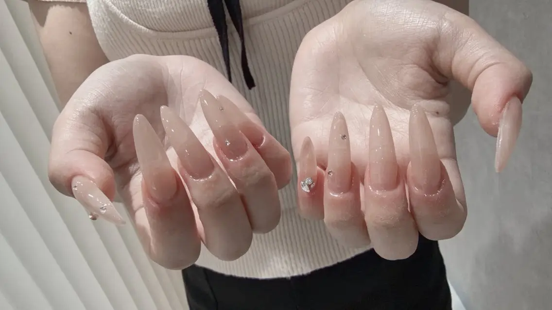 ネイル ハンドネイル ハンドケア Bliss 坂本(研修中)のネイルデザイン
