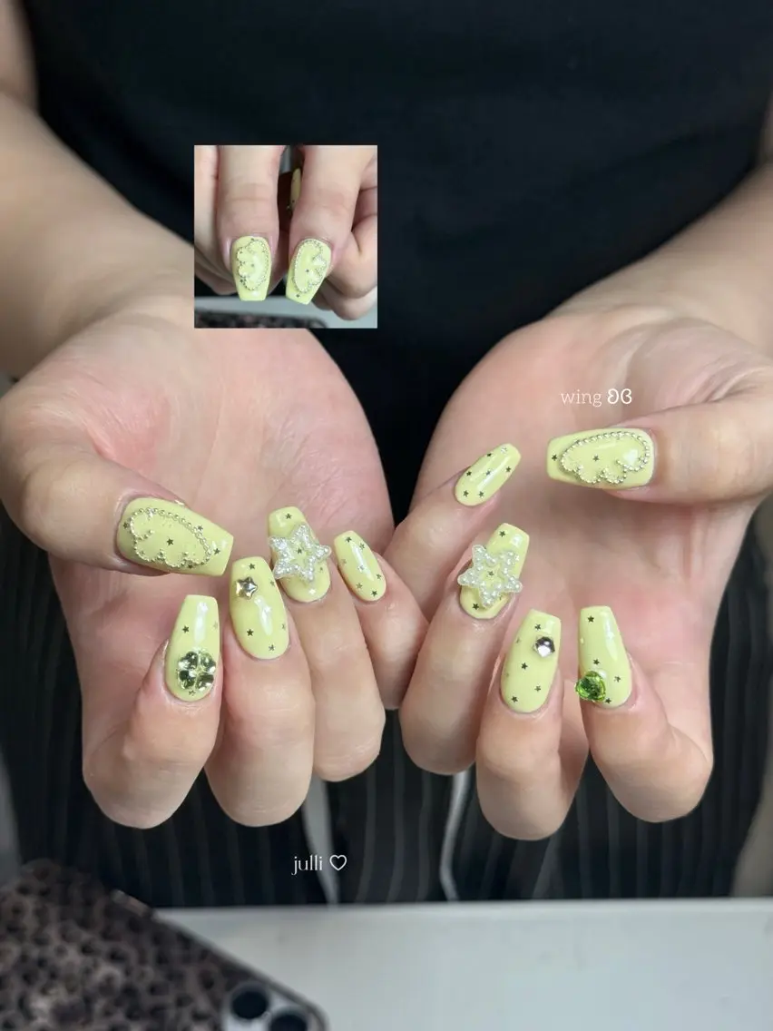 ネイル フレンチネイル ジェルネイル キラキラネイル 韓国ネイル マグネットネイル ハンドネイル Julli NailStudioのネイルデザイン
