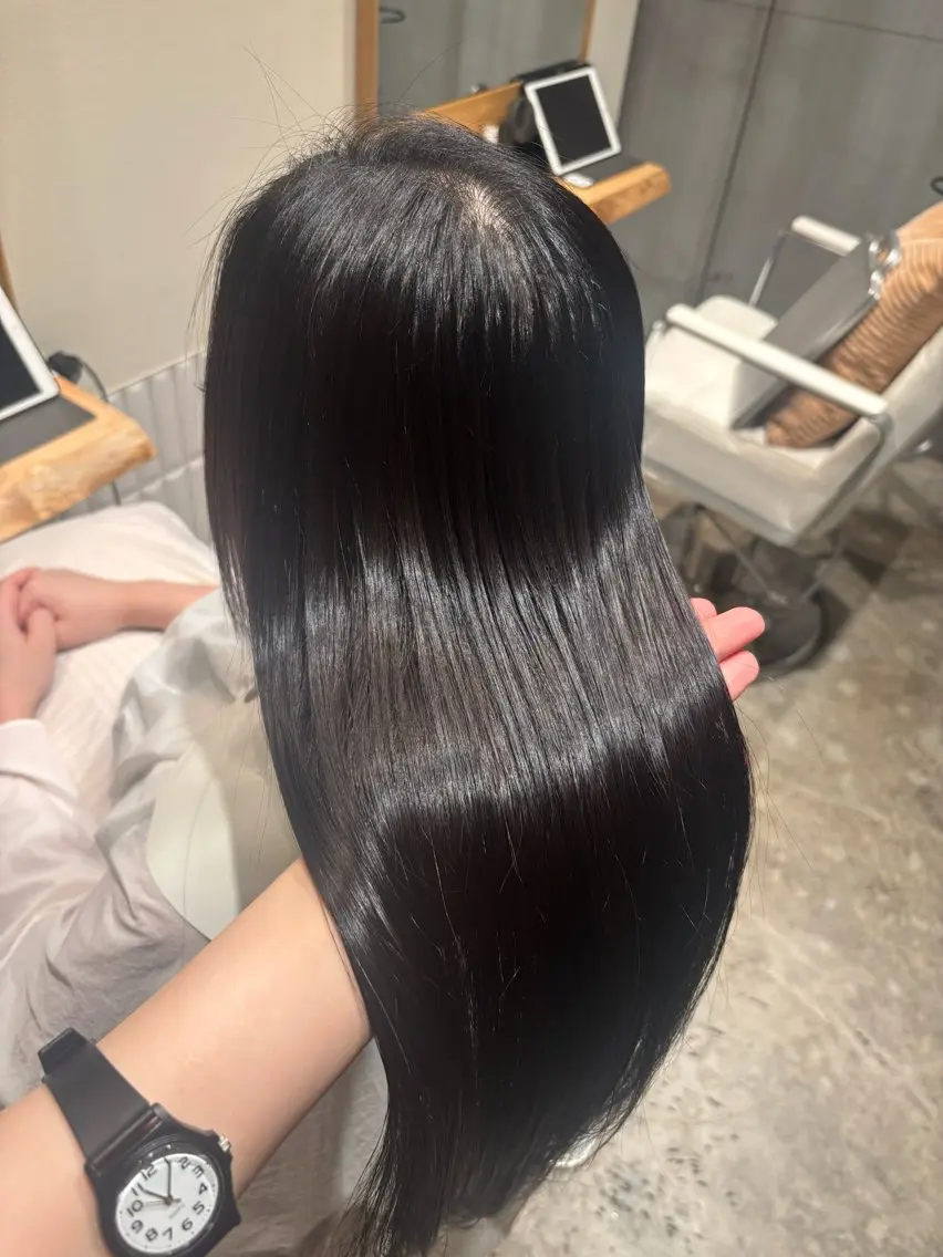 ロング あずま みはなのヘアスタイル