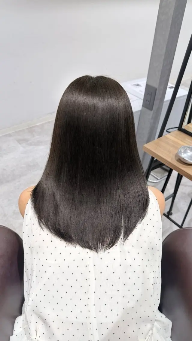ロング カラー 透明感カラー トリートメント ヘアカラー トリートメント 紅都🫧 透明感水光カラーのヘアスタイル