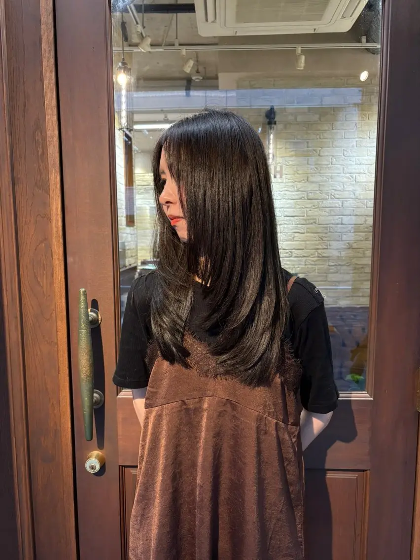 ロング アッシュ レイヤーカット カット ヘアカラー トリートメント 杉山 憂人のヘアスタイル