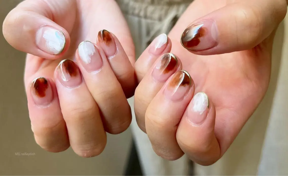 ネイル ブラウン ホワイト ハンドネイル nail salon monailのネイルデザイン
