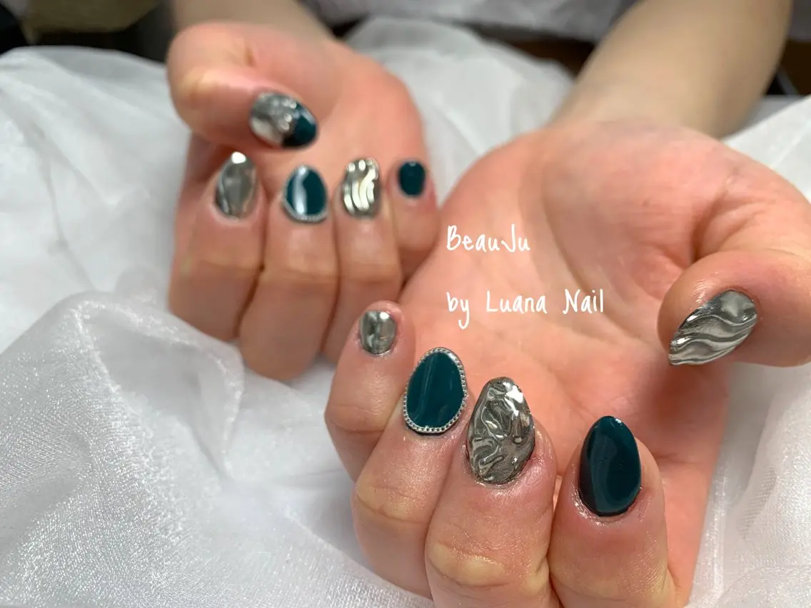 ネイル ミラーネイル ハンドネイル BeauJu by Luana Nailのネイルデザイン