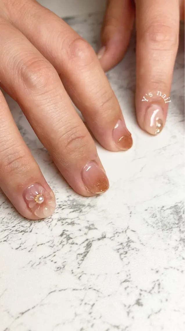 ネイル ニュアンスネイル 手書きが得意🖌️ Y’s  nailのネイルデザイン