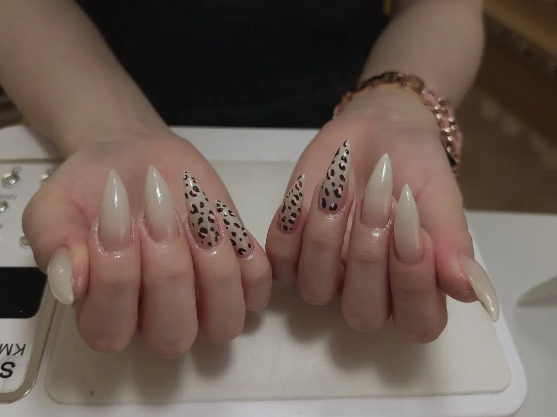 ネイル ハンドネイル NAIL CIRCLESのネイルデザイン